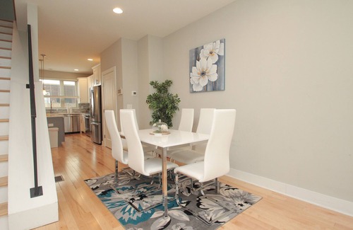 Newbold House | Remarkable Downtown Home! Roof Deck! Sleeps 2-16+! Free St. Parking!