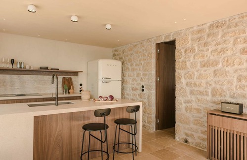 Kardamyli Villa | Remarkable Kardamyli Beachfront Villa |.
