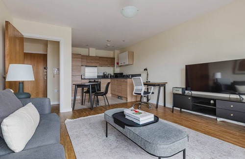Limehouse Apartment | Remarkable Limehouse 1BR, near Shopping & Dining, by Blueground
