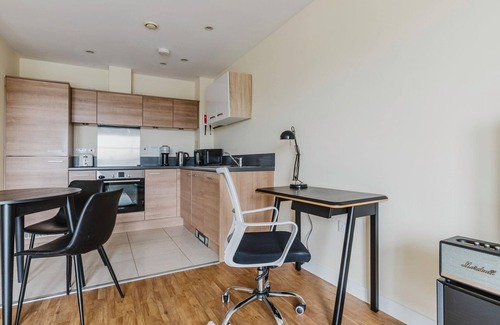 Limehouse Apartment | Remarkable Limehouse 1BR, near Shopping & Dining, by Blueground