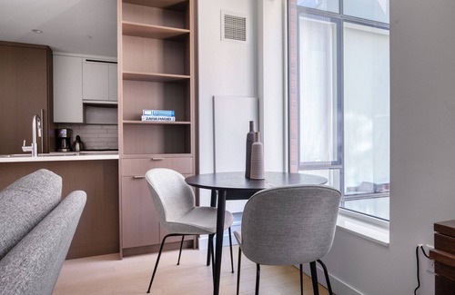 Shawmut Apartment | Remarkable South End Jr 1BR w/Gym, nr Groceries, by Blueground