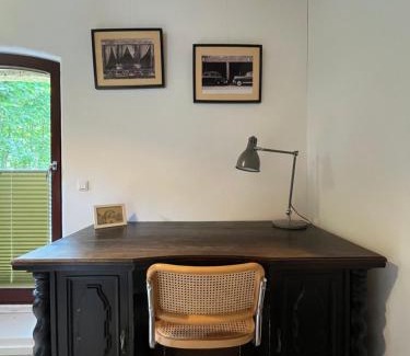 Dahlwitz House | Remise an der Rennbahn - umzäuntes Anwesen mit Parkplätzen, AmzonPrime, Netflix, Wii, PS2