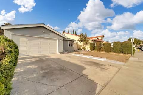 East San Jose House | Remodel 3 bedrooms 2 full bath home free laundry,Wi-Fi, Parking