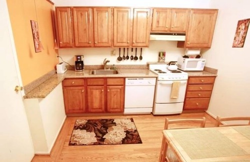 Inner Sunset House | Remodeled 1Bed/1Bath, Absolutely Private, Pet Friendly, Laundry, Patio