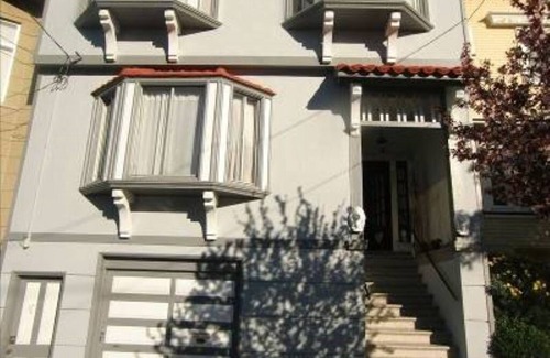 Inner Sunset House | Remodeled 1Bed/1Bath, Absolutely Private, Pet Friendly, Laundry, Patio