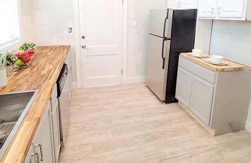 Eastside Apartment | Remodeled 1st floor Gem in Historic Savannah