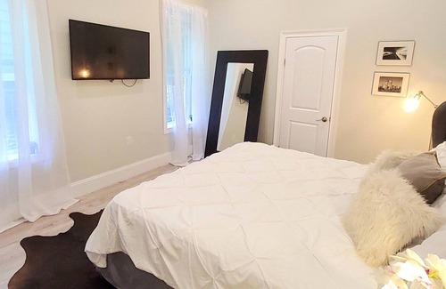 Eastside Apartment | Remodeled 1st floor Gem in Historic Savannah