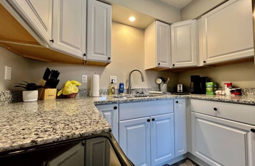 Lindenwald House | Remodeled 2 BDRM Ranch Attached Home Liberty, TWP