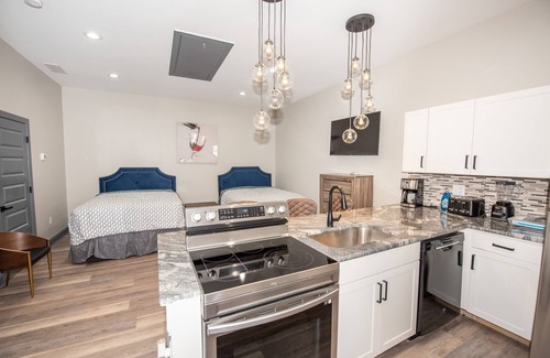 Dawsonville House | Remodeled 2 bedroom home 4 beds Dawsonville 7 miles Atlanta Motorsport