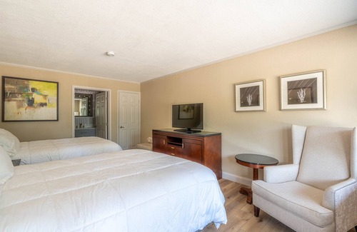Wappapello Resort | Remodeled 2 queen room w/high speed internet