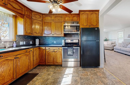 Burley House | Remodeled 2-story historic home near river with grill, washer/dryer, heat, & AC