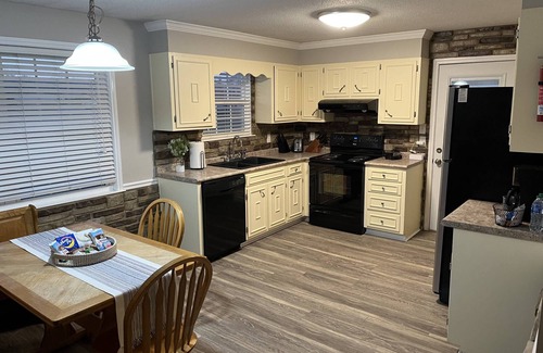 Dayton House | Remodeled 3BR w/Onsite Boat Parking | Ideal for Dayton Area's Famous Bass Fishing -Lake Chickamauga