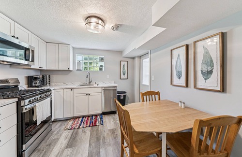 Pepin House | Remodeled 4 Bed Home by Wedding Venues w/Bonfire