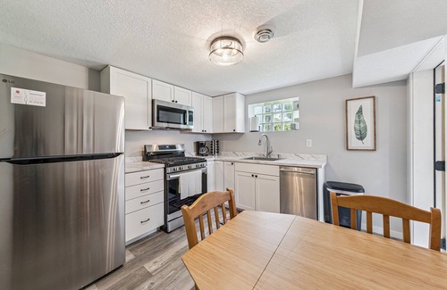Pepin House | Remodeled 4 Bed Home by Wedding Venues w/Bonfire