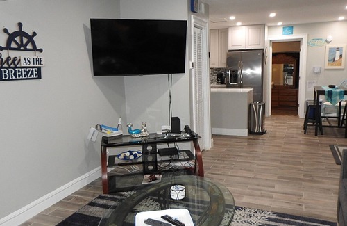 Fort Lauderdale House | Remodeled 4 bedroom - 5 beds 2 full baths house 10 miles to Ft. Lauderdale beach