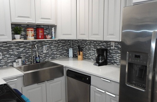 Fort Lauderdale House | Remodeled 4 bedroom - 5 beds 2 full baths house 10 miles to Ft. Lauderdale beach