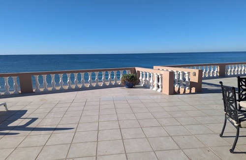 Las Conchas House | Remodeled 4 bedroom beach front home - nKayaks Available upon request - no feen