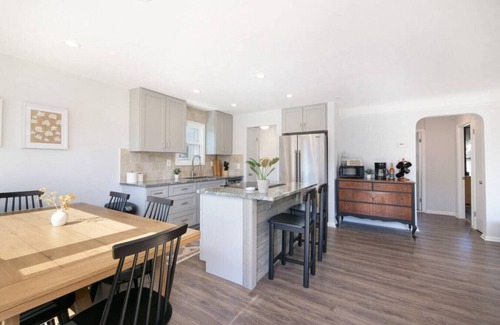 Parma House | Remodeled 4 Bedroom With a Game Room!