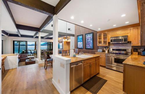 Brockway House | Remodeled 4BR Lakefront with Exceptional Amenities