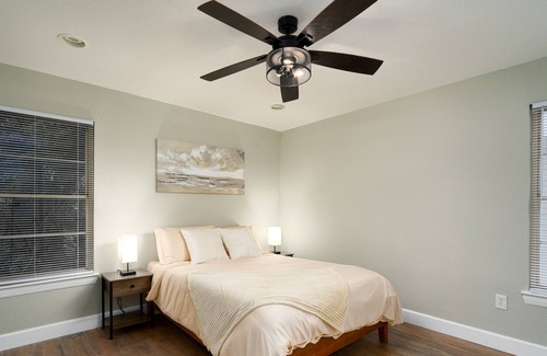 Shearer Hills - Ridgeview House | Remodeled 5BR Home In the Perfect Central Location!