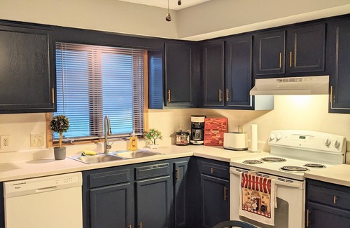 Council Bluffs Apartment | Remodeled apartment in quiet neighborhood