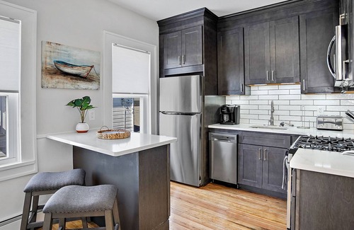 Bristol Apartment | Remodeled Apartment Walking Distance to Water, Restaurants and Shops