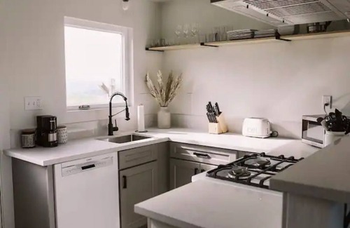 Rio Dell Apartment | Remodeled barn with spectacular Views near redwoods and coast!