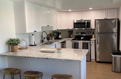 Fort Pierce Condo | ✨Remodeled Beach Condo 2/2. just a few steps away from the beach 🏖