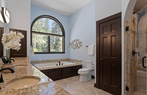 Colbert House | Remodeled & beautifully furnished Georgian Colonial. Service pet friendly!