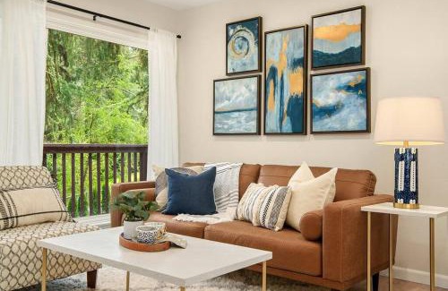 Lake Hills House | Remodeled Bellevue Family home w AC close to everything