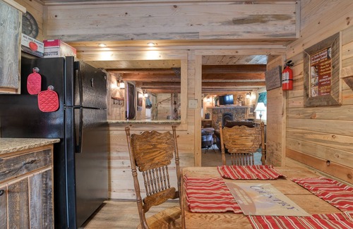 South Fork House | Remodeled Cabin In South Fork w/Free WiFi/Furnished Patio/Private Washer/Dryer