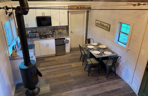 Dubois Cabin | Remodeled Cabin on 40 private acres of Wind River frontage with R/V hookup.n