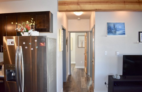 Buena Vista Condo | Remodeled condo - Just moments from downtown and the river! STR-097