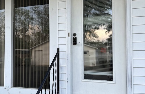 Blakely Apartment | Remodeled Cozy 1Bed1Bath small town apartment.