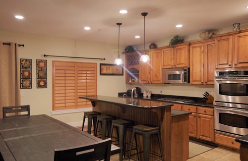 Bear Hollow Village House | Remodeled Cozy 4 BR, 3.5 BA + Den