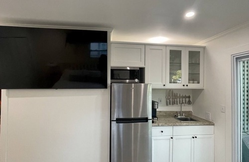 New Town Cottage | Remodeled cozy retreat - Key West