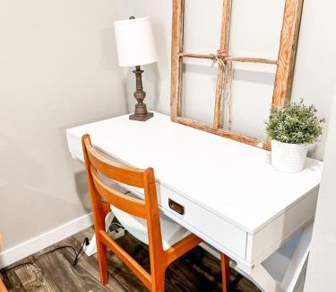 Boise House | Remodeled Downtown 3bed Home Quartz Countertops