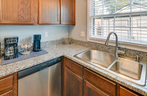 Lake Waccamaw House | Remodeled End Unit Townhome on Lake Waccamaw!