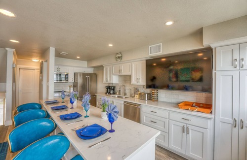 Horseshoe Bay House | Remodeled Family Waterfront Townhome in the Heart of Horseshoe Bay