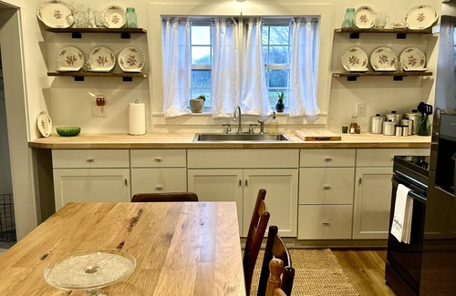 Tompkinsville House | Remodeled farmhouse with outdoor space and only minutes from the city limits.