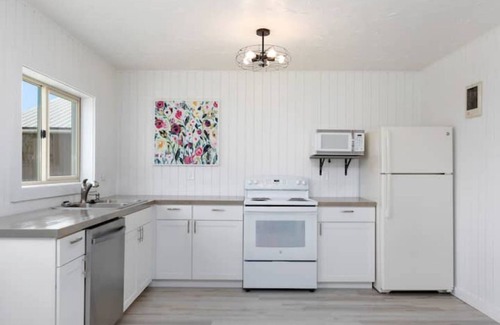 Carey House | Remodeled Farmhouse near Silver Creek for fly fishing and Craters of the Moon