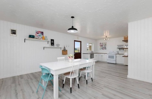 Carey House | Remodeled Farmhouse near Silver Creek for fly fishing and Craters of the Moon