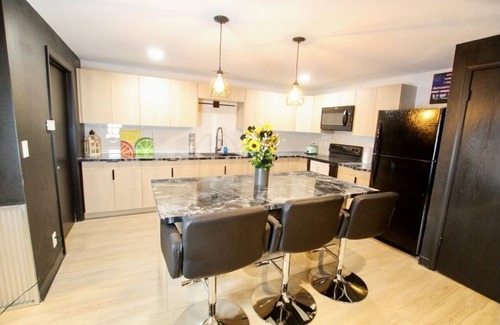 Cedar Falls House | Remodeled flat; Central location in Waterloo! 10 minutes to Allen & Mercy one!