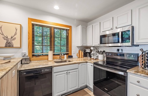 Boyne Falls Condo | Remodeled | Game Room | gas Fireplace | Walking Distance to the Slopes!