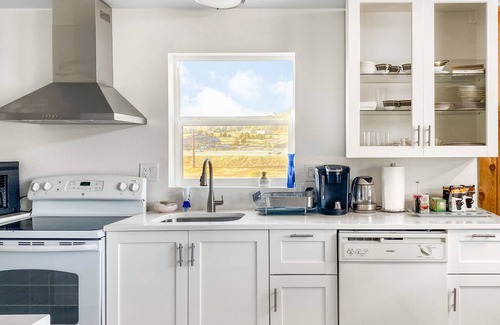 Aspen Park House | Remodeled getaway with nearby shopping center