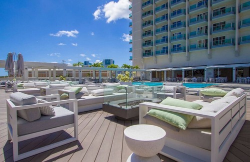 Ala Moana Apartment | Remodeled High-Rise Views In The Heart of Town