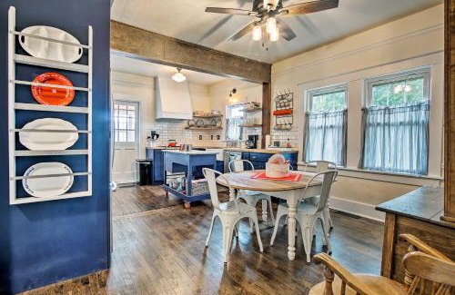 Liberty House | Remodeled Historic Farmhouse about 20 Mi to KC!