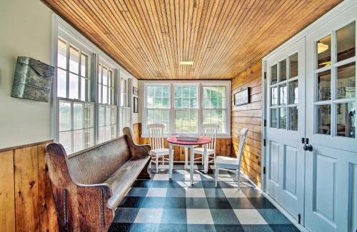 Liberty House | Remodeled Historic Farmhouse about 20 Mi to KC!
