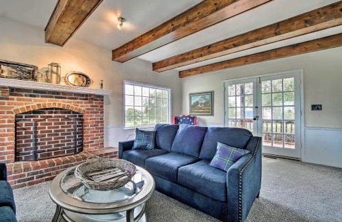 Liberty House | Remodeled Historic Farmhouse about 20 Mi to KC!