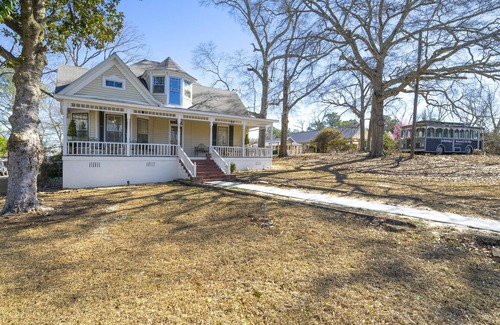 Warm Springs House | Remodeled Historical Home in Downtown Warm Springs